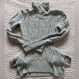 BCBGMaxAzria Light Gray Cable Knit Sweater